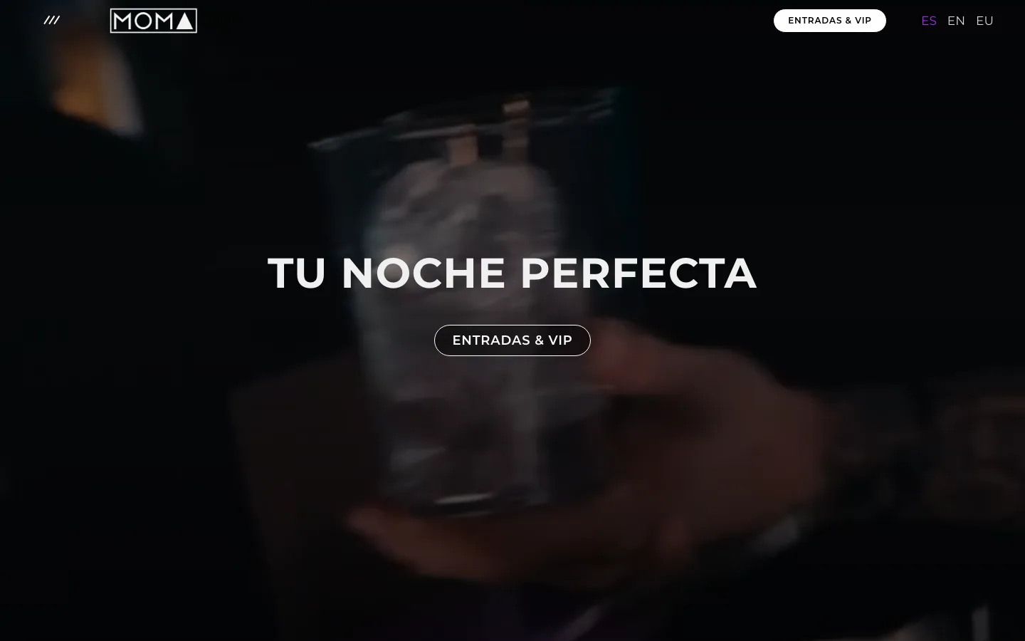 Portada de la web de MOMA Bilbao, con el vídeo de fondo, el lema Tu noche perfecta y el botón de entradas y VIP