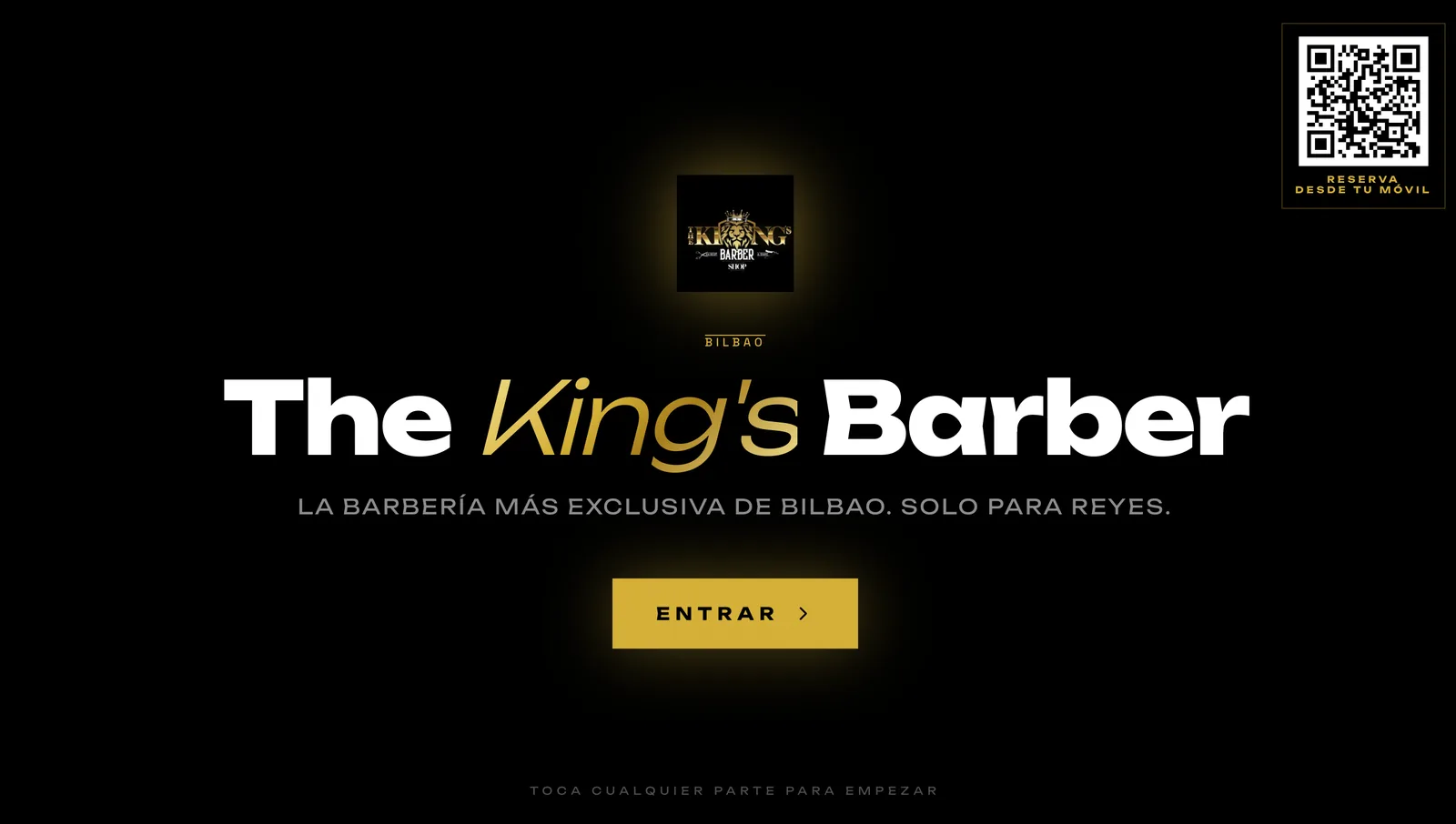 Pantalla de bienvenida del modo kiosko de la barbería, con el código para reservar desde el móvil